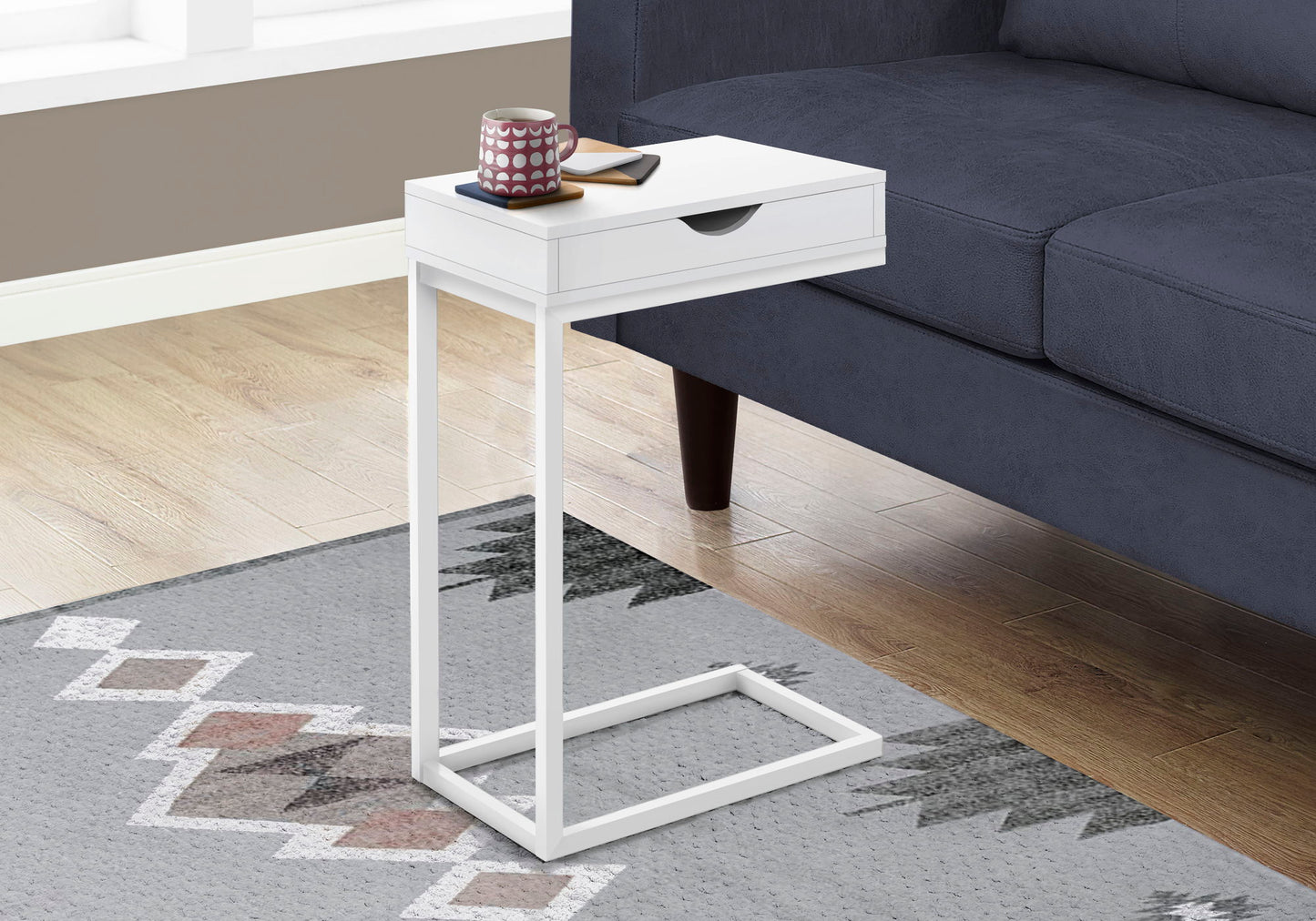 Mesa auxiliar en forma de C, diseño contemporáneo y elegante