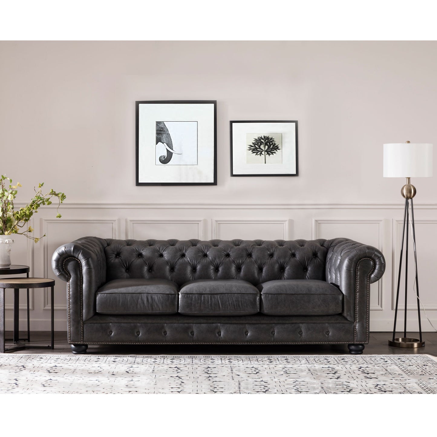 Sofá Chesterfield tradicional de cuero capitoné con diseño de cabeza de clavos