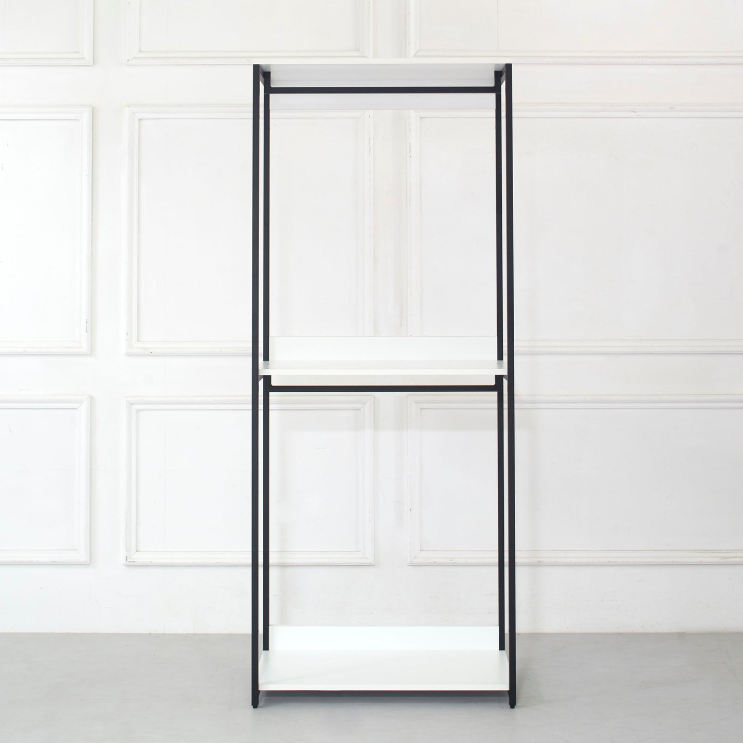 Fiona - Walk In Closet With Shelves