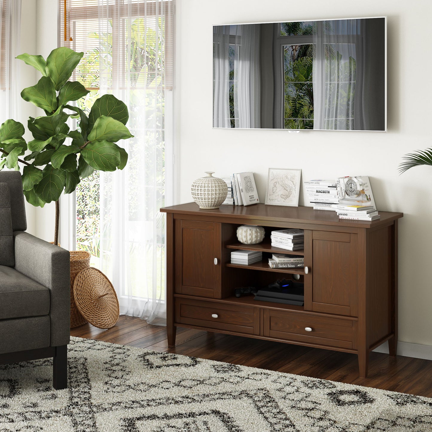 Warm Shaker - Soporte para TV de estilo transicional