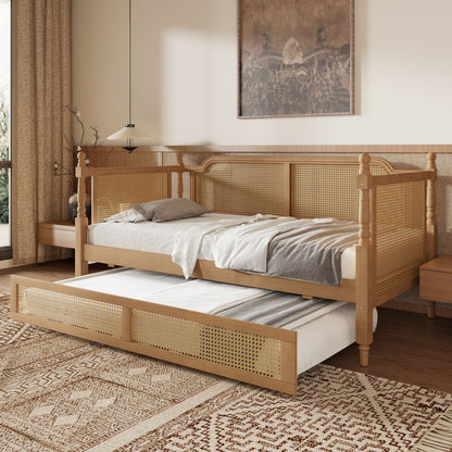 Traditional Style Daybed With Trundle