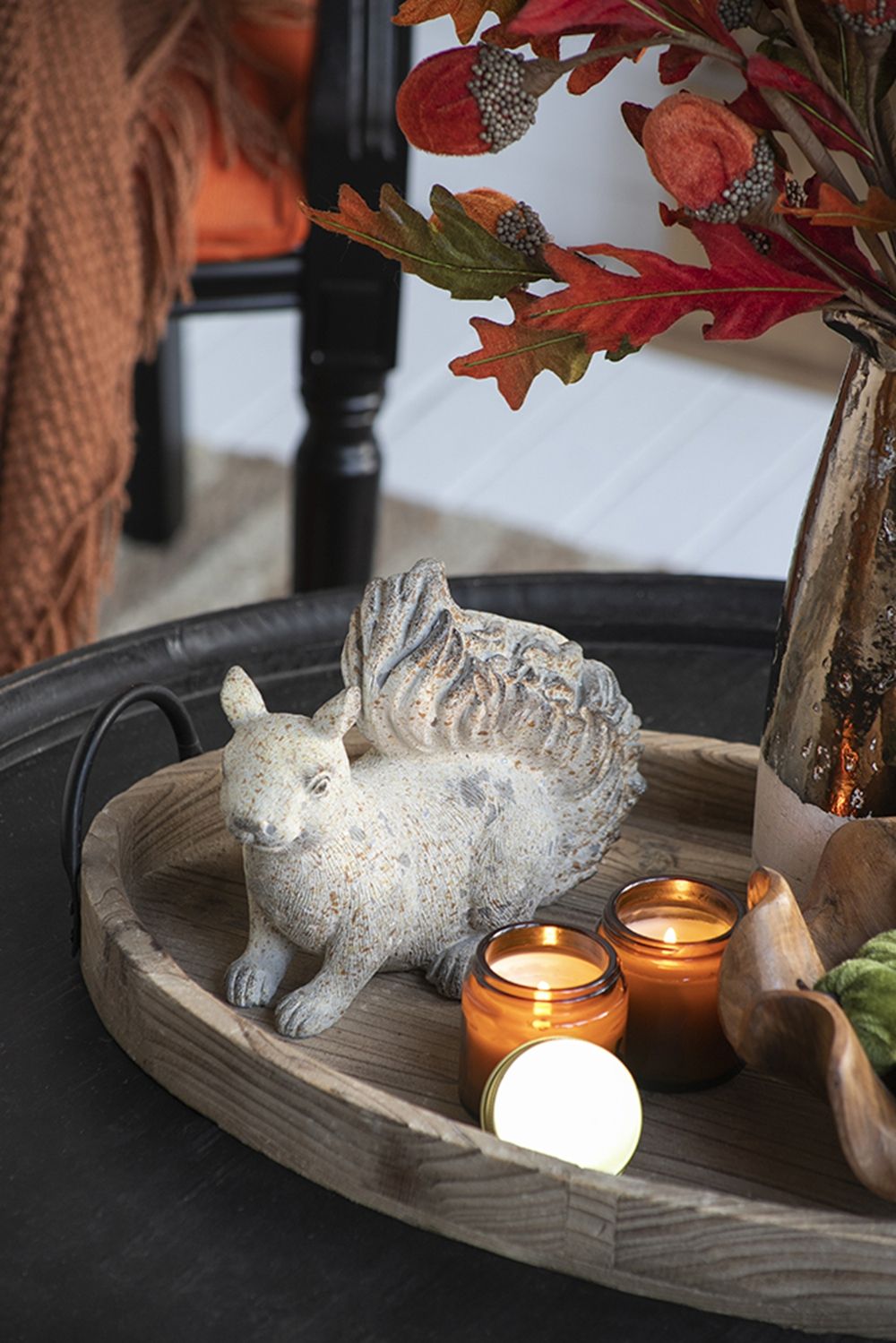 Ardilla rústica de resina, de pie o tumbada, ideal para decorar mesas del Festival de la Cosecha, el Festival de Otoño y el Día de Acción de Gracias (juego de 2) - Crema antigua