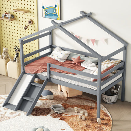 Cama tipo loft con tobogán, escalera, barandillas de seguridad y estructura de techo.